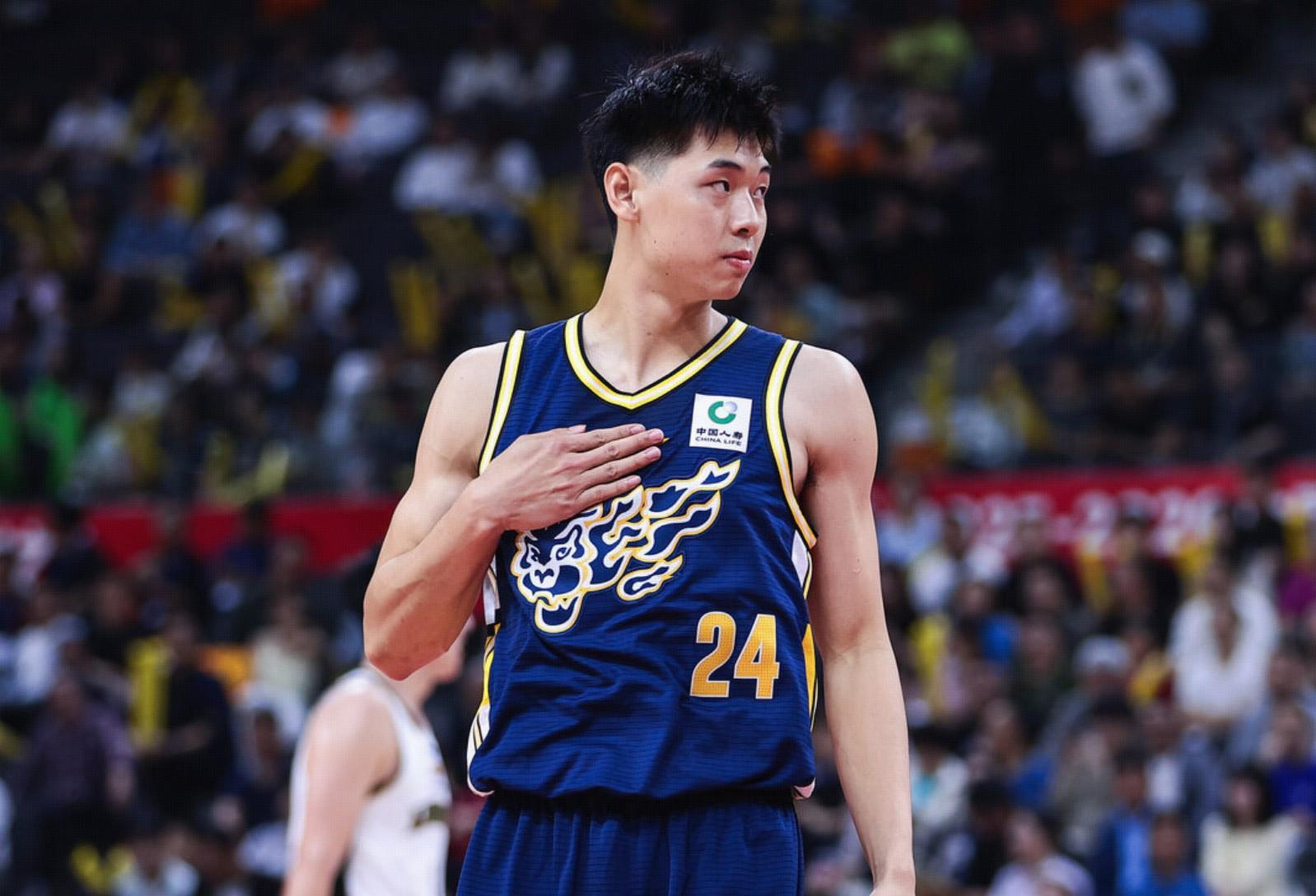 开云电竞安卓版-抖抖锈迹，崔永熙时隔688天再度站上CBA赛场，5中1拿到2分3板